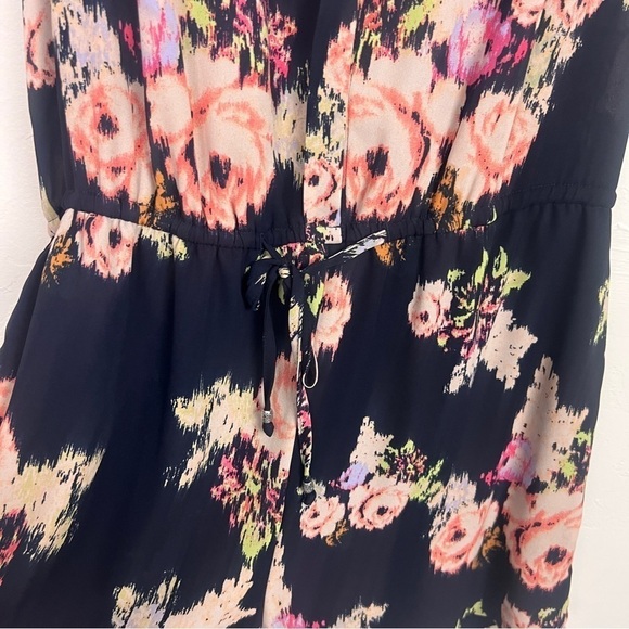 DR2 by Daniel Rainn Navy Floral Romper medium - Picture 3 of 10